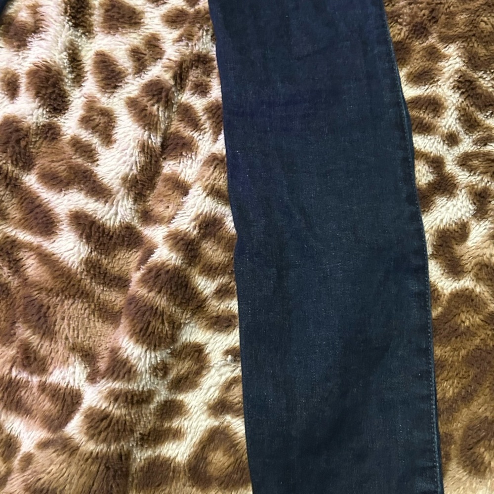 Women's Distressed Hollister Blue Jeans - Picture 6 of 9